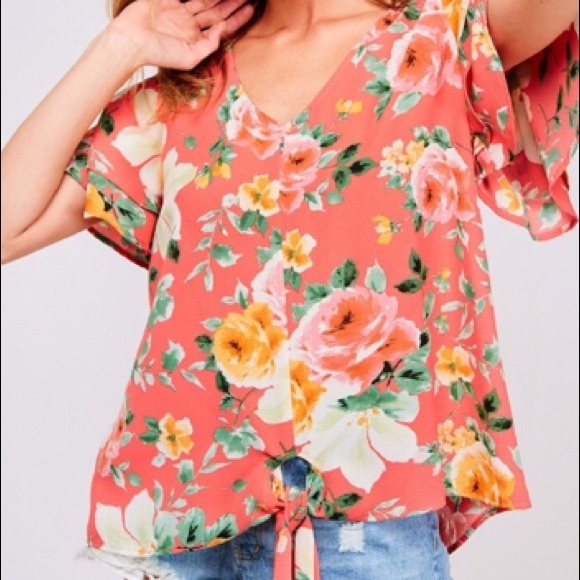 NWT Floral V-Neck Top w/Tiered Short Sleeves - Picture 9 of 16